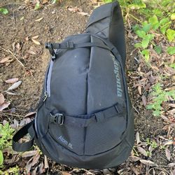 Patagonia Atom 8L sling bag