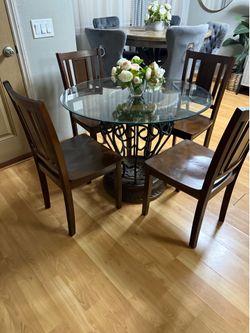 Round glass dining table set