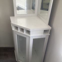 makeup vanity with mirror