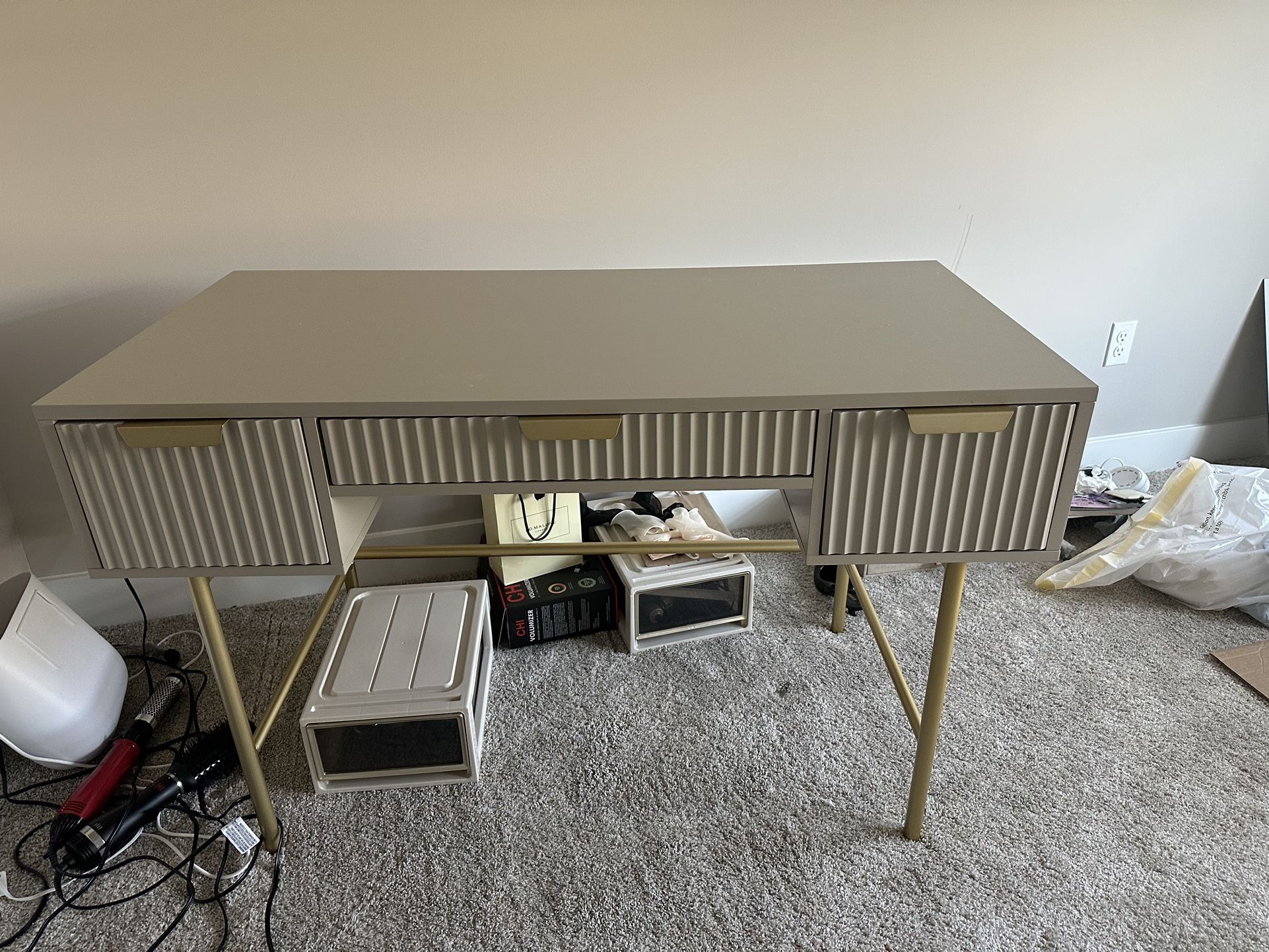 Table Vanity Desk For Sale