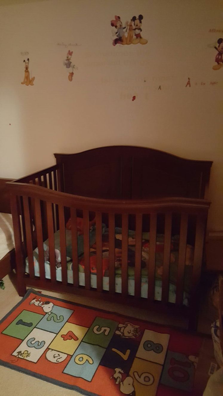 Carter's wheaton convertible 4in1 baby's crib