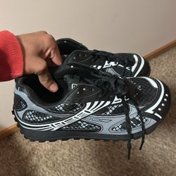 Bottegas Black Throw Offers !