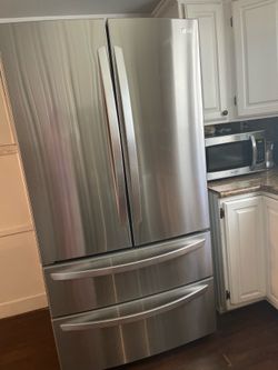 Samsung fridge ** for parts only**