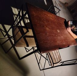 Dinner table ( 4 chairs)