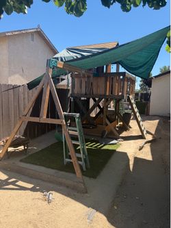 Playground set