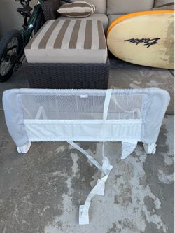 Kids bed railing