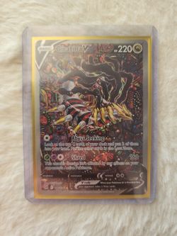 Giratina V Pokémon Card 186/196 Holo