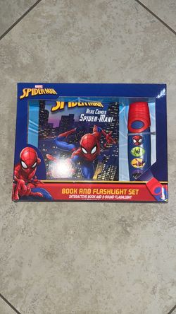 Spiderman Book and Flashlight Set