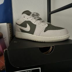 Jordan 1 Low SE 