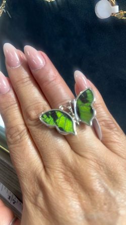 Ring silver butterfly with unique wings