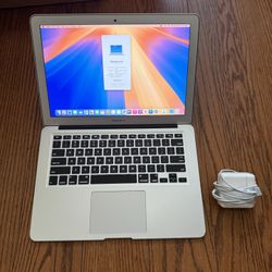 MacBook Air 13” 2017/8GB RAM/256GB SSD/Fully Functional/Good Battery Cycle. 