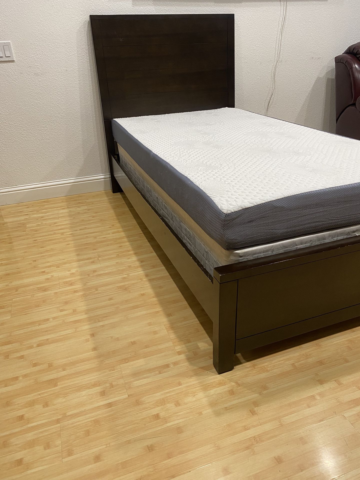 Twin Bad Frame, Box Spring And Mattress