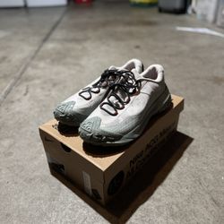 Nike ACG Mountain Fly 2 Low Gore-Tex (Size 12)