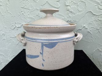 CONNIE PIKE Canada Signed Stoneware Covered Handled Crock Pot