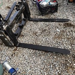 Bobcat skid steer attachment