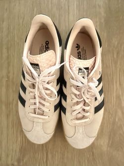 Tenis adidas size 9 $50