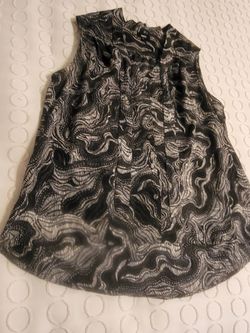 Women XL Mossimo black swirl print sleeveless blouse Lot 170
