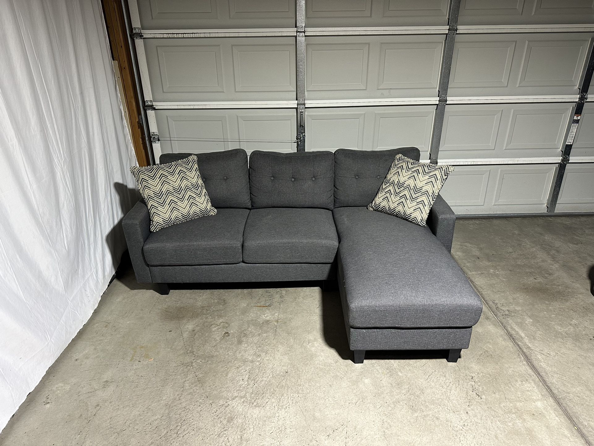 *Free Delivery* Grey Sectional Couch 