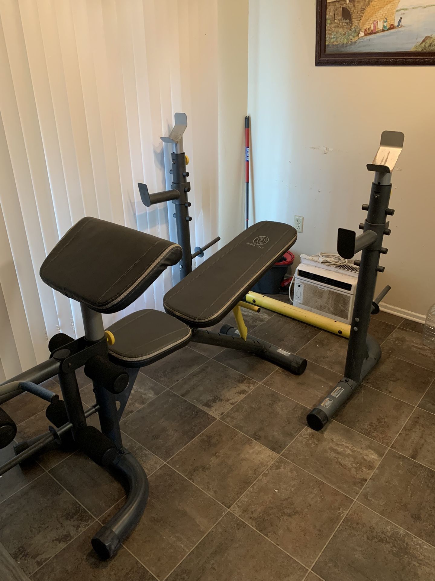 Gold’s GYM XRS 20 Weight Bench With Rack