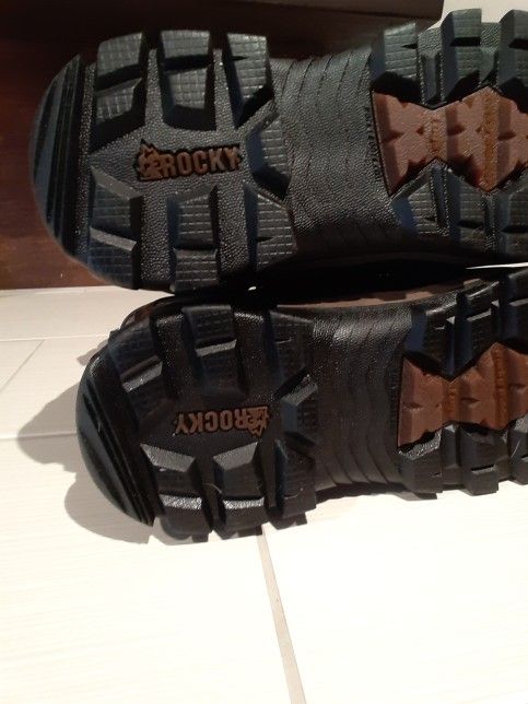 Botas rocky Men Waterproof Camo Size 10$60