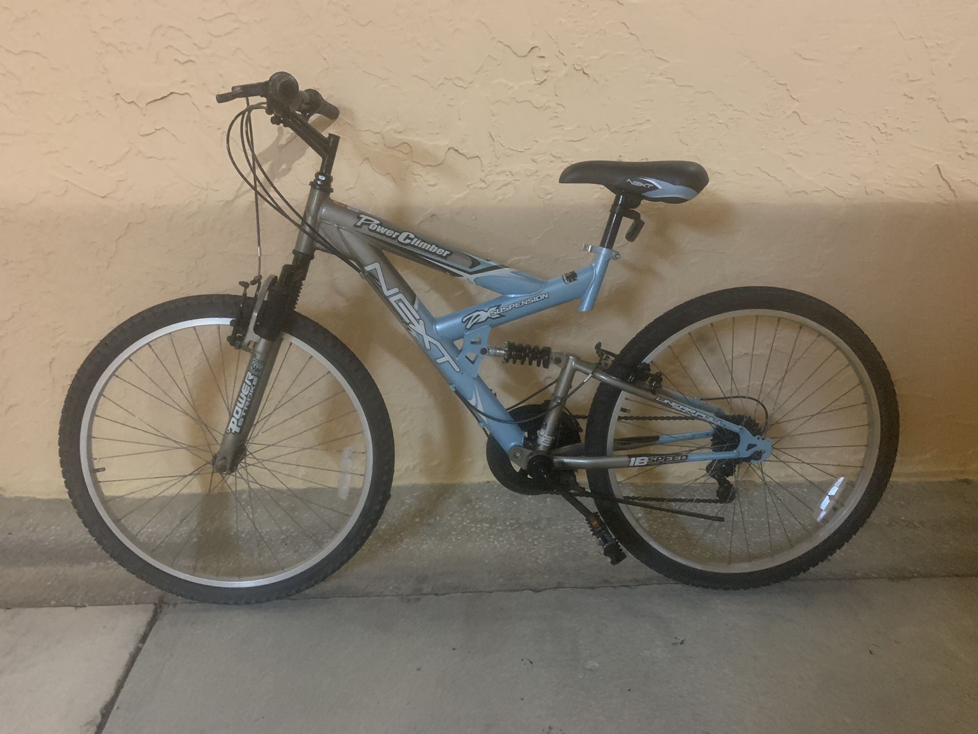BICYCLE NEXT 18 SPEED EXCELLENT CONDITION