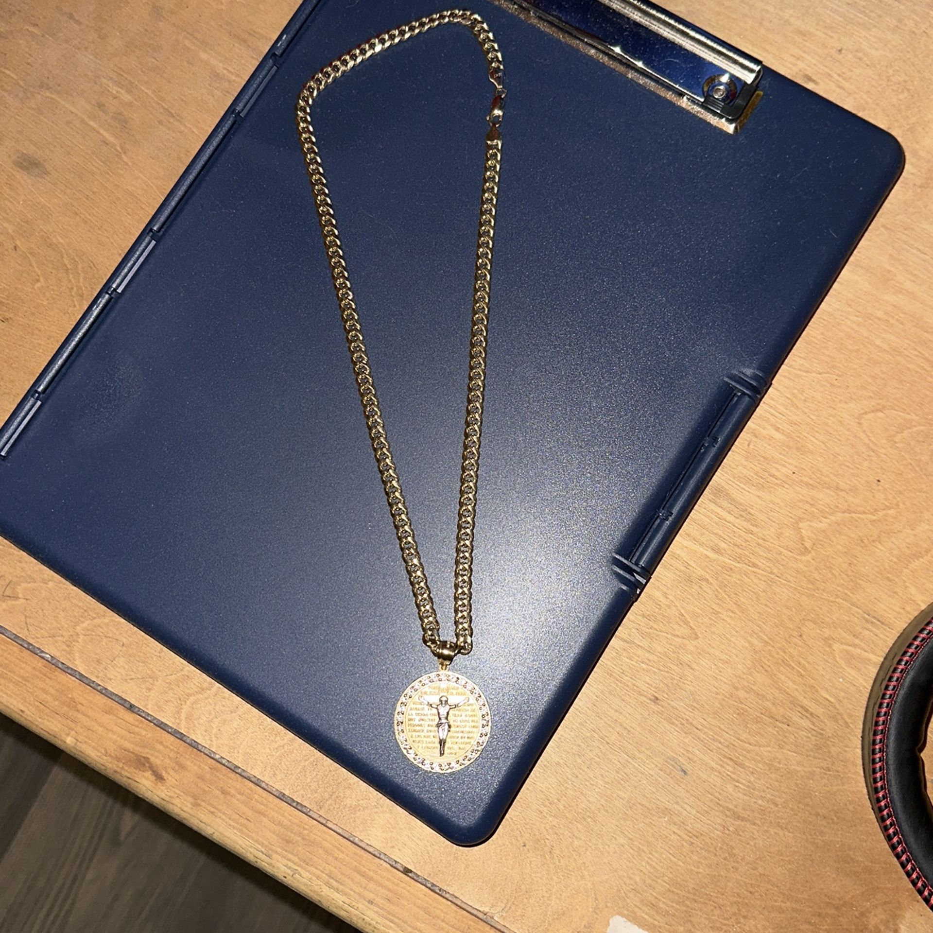 10k Gold Chain With Piece