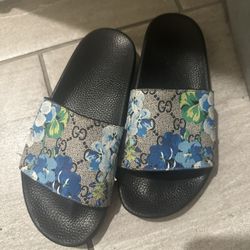 Woman’s Shoes 