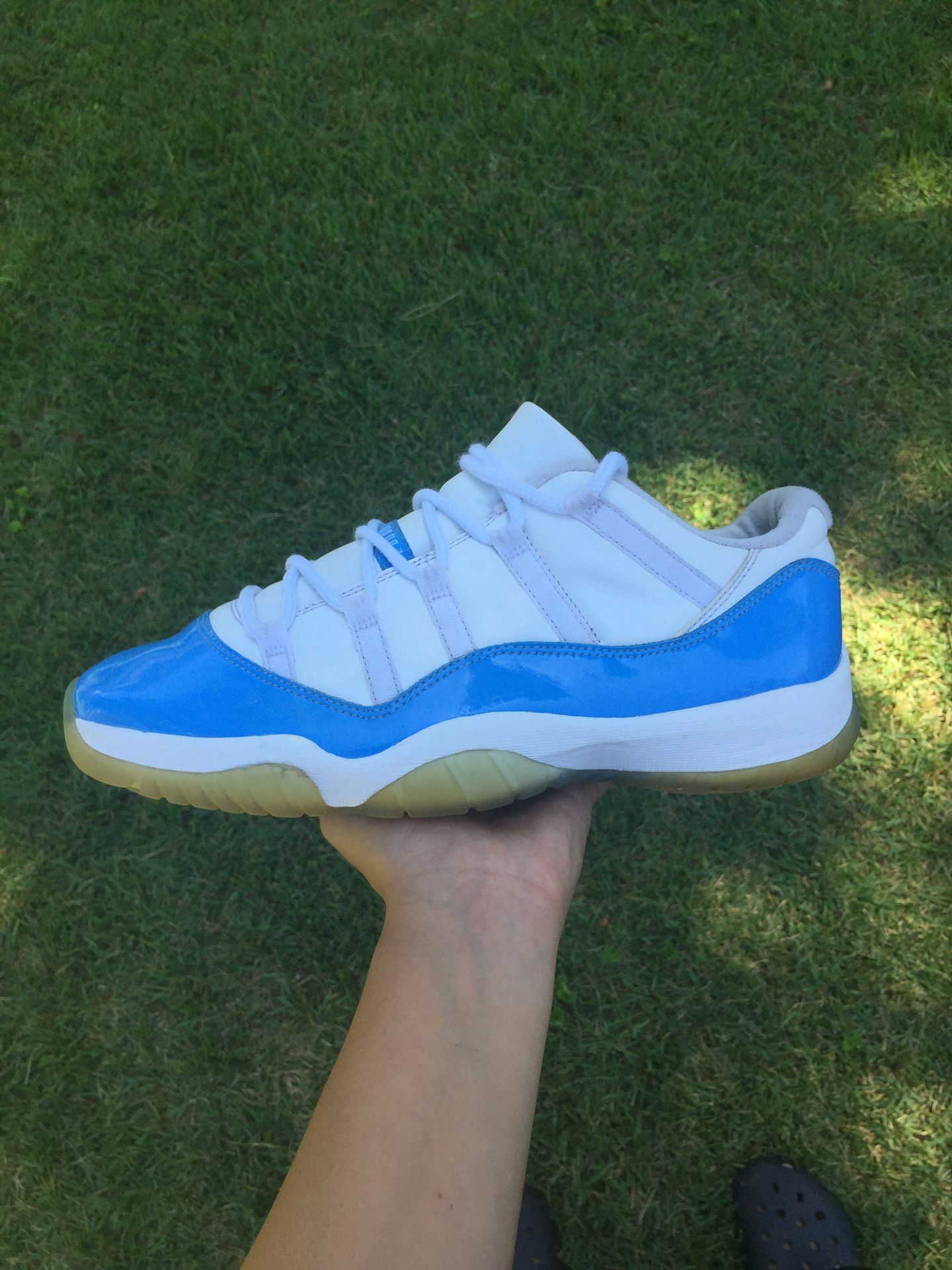 Jordan 11 Low Unc