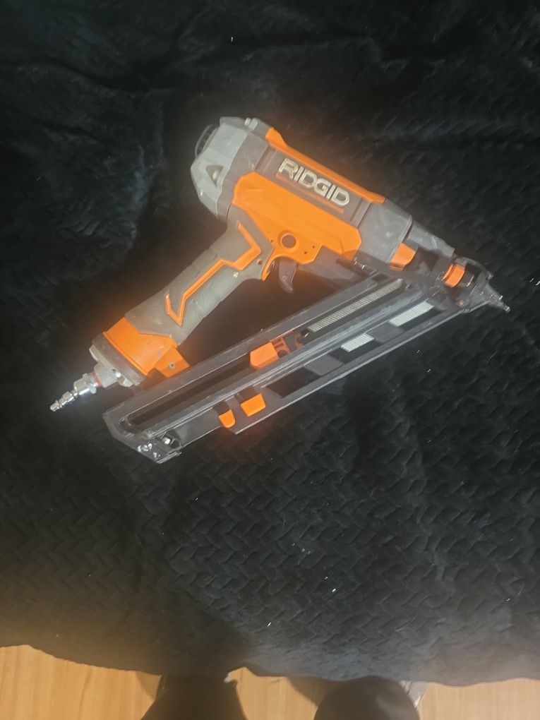Ridgid. 15g Angle Nail Gun
