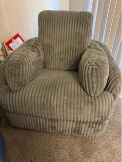 Tie-Breaker Manual Swivel Glider Recliner