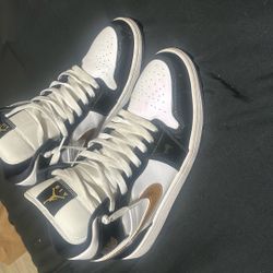 Jordan 1 Mid 