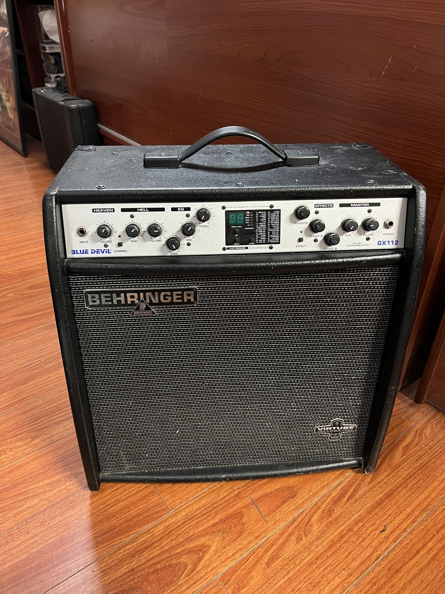 Behringer BLUE DEVIL GX112 Guitar Combo Amp