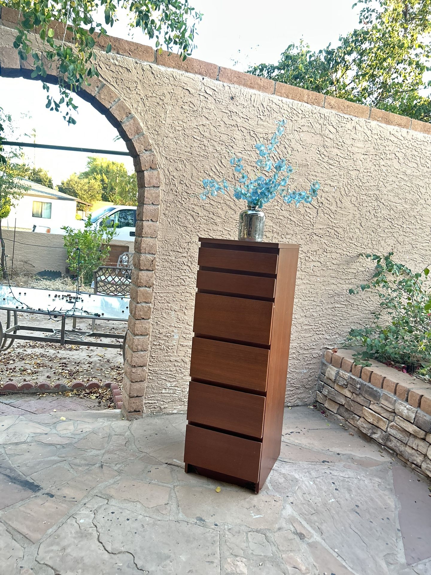 Dresser With Mirror