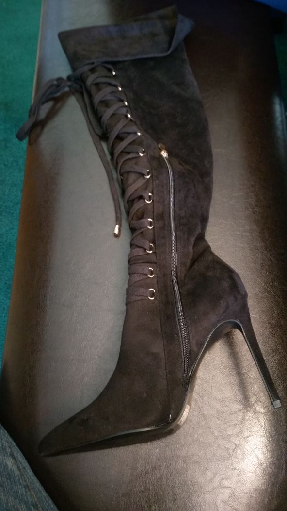 High heel boots