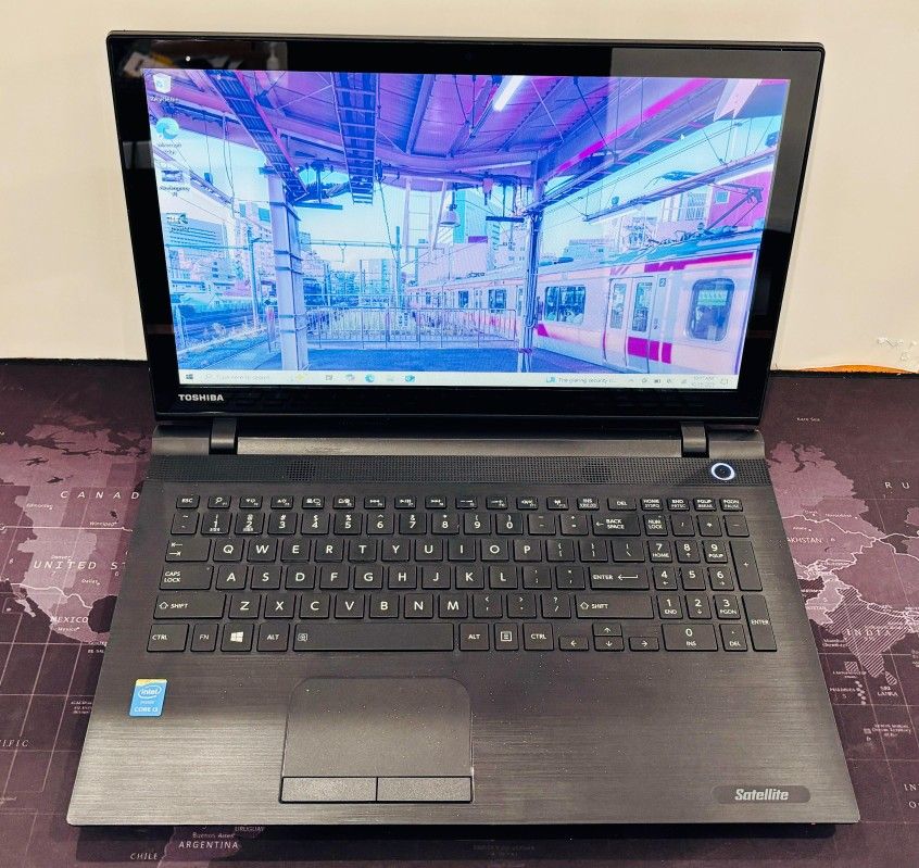 Toshiba Satellite 15” TouchScreen Core i3 6GB 120GB SSD Windows 10
