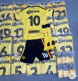 20 sets Club America home and away and Barcelona Soccer uniforms ready to pick up or i can ship them any where in the US 40$ each set includes jerseys