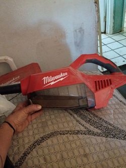 Milwaukee handheld vacuum