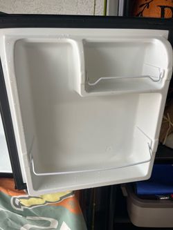 1.7 cu ft Black refrigerator
