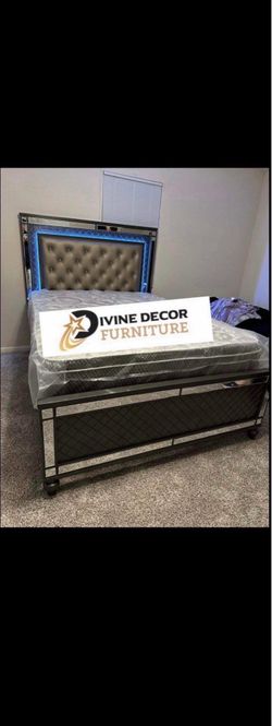 New queen Bedframe