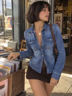 Chico's Blue Denim Chambray Button Down Shirt Gold Buttons Utility Pockets Size 1