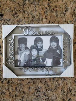 🎁 NEW-- 6x8 Pewter Frame