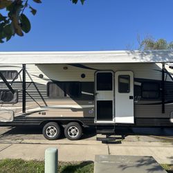 2014 Avenger Travel trailer