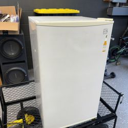 4.5 Cu. Ft. Kenmore Refrigerator 