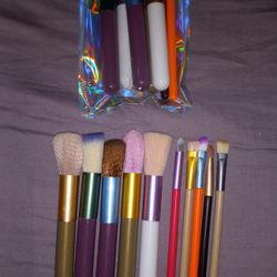 Makeup Brushes 