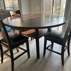 Dining table With 3 Chairs 