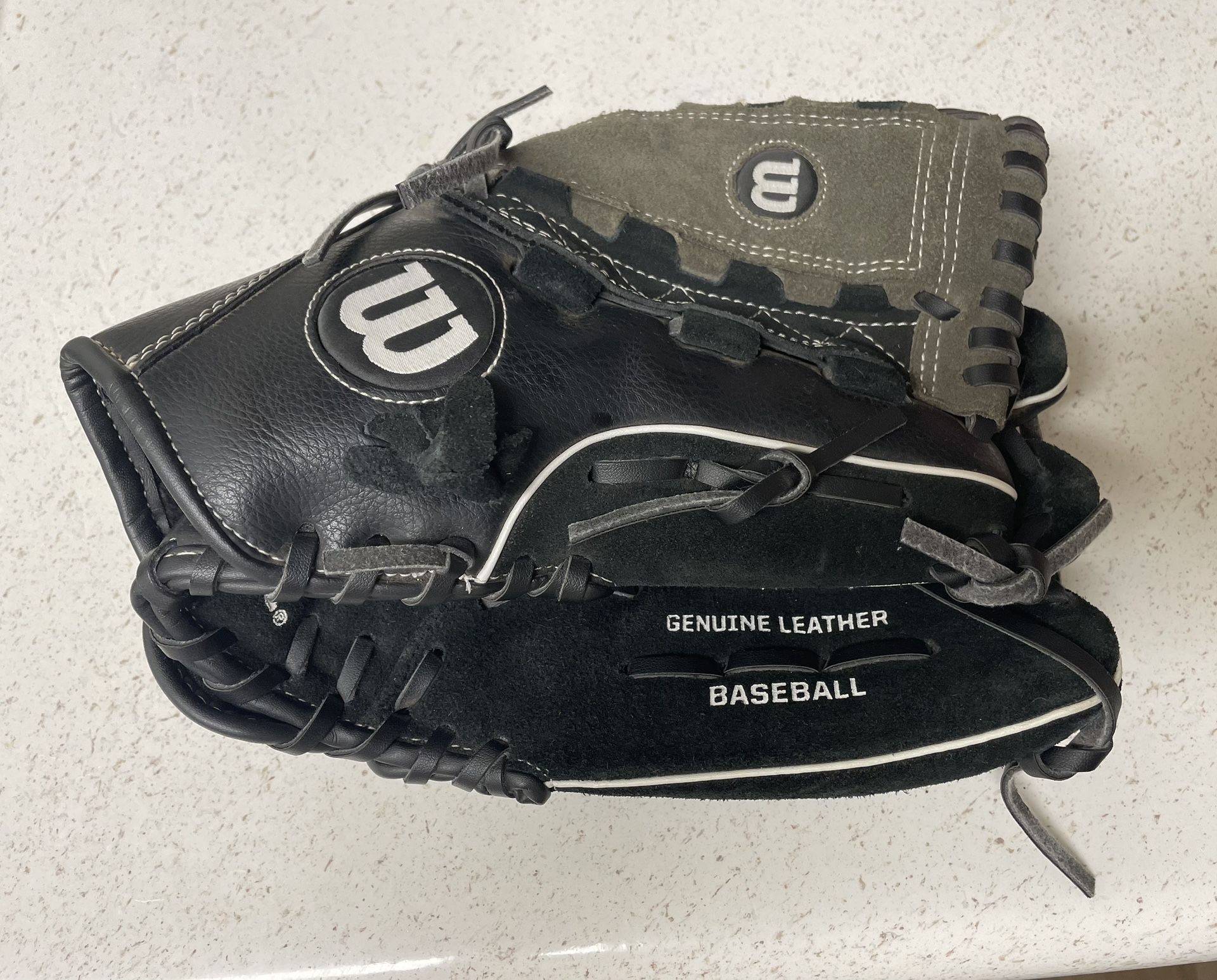 Wilson Dual Hinge Baseball Glove