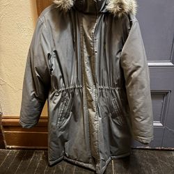 Women’s Lg./XL. Greenish Grey With Removable Faux Fur Hood. Water Resistant.Resistant.