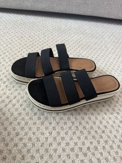 Black and white sandals women’s size 7.5
