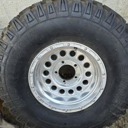 1 Spare Wheel In Tire 33x12.50r15" Lt 5 Dodge Ram In Dodge Dakota In Dodge Van  Older Ford Bronco 5x5,5 Or 5x139. 3