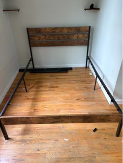 Bed frame - Queen